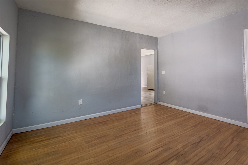 Worcester, Massachusetts, 01604, United States, 8 Bedrooms Bedrooms, ,4 BathroomsBathrooms,Residential,For Sale,1981131