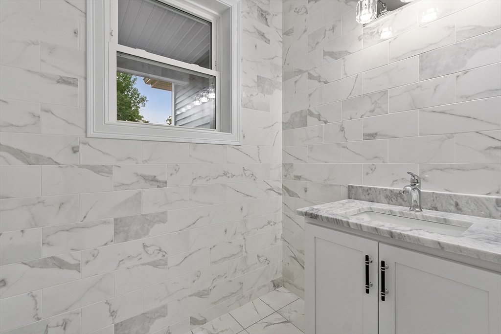 Westminster, Massachusetts, 01473, United States, 4 Bedrooms Bedrooms, ,4 BathroomsBathrooms,Residential,For Sale,1828170