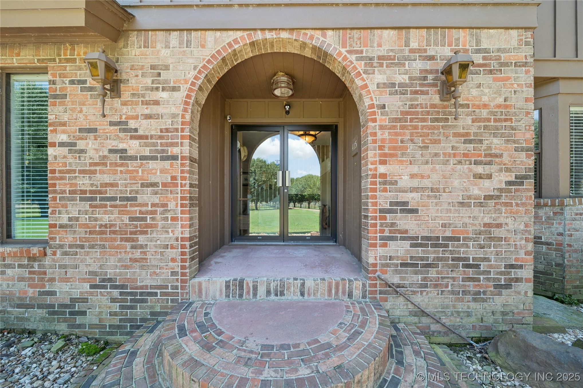 Pocola, Oklahoma, 74902, United States, 3 Bedrooms Bedrooms, ,3 BathroomsBathrooms,Residential,For Sale,1903793