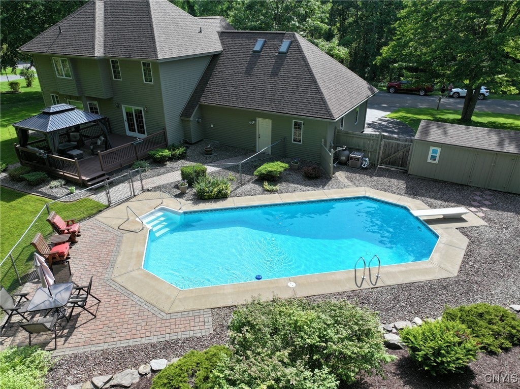 Oswego, New York, 13126, United States, 4 Bedrooms Bedrooms, ,3 BathroomsBathrooms,Residential,For Sale,1899451