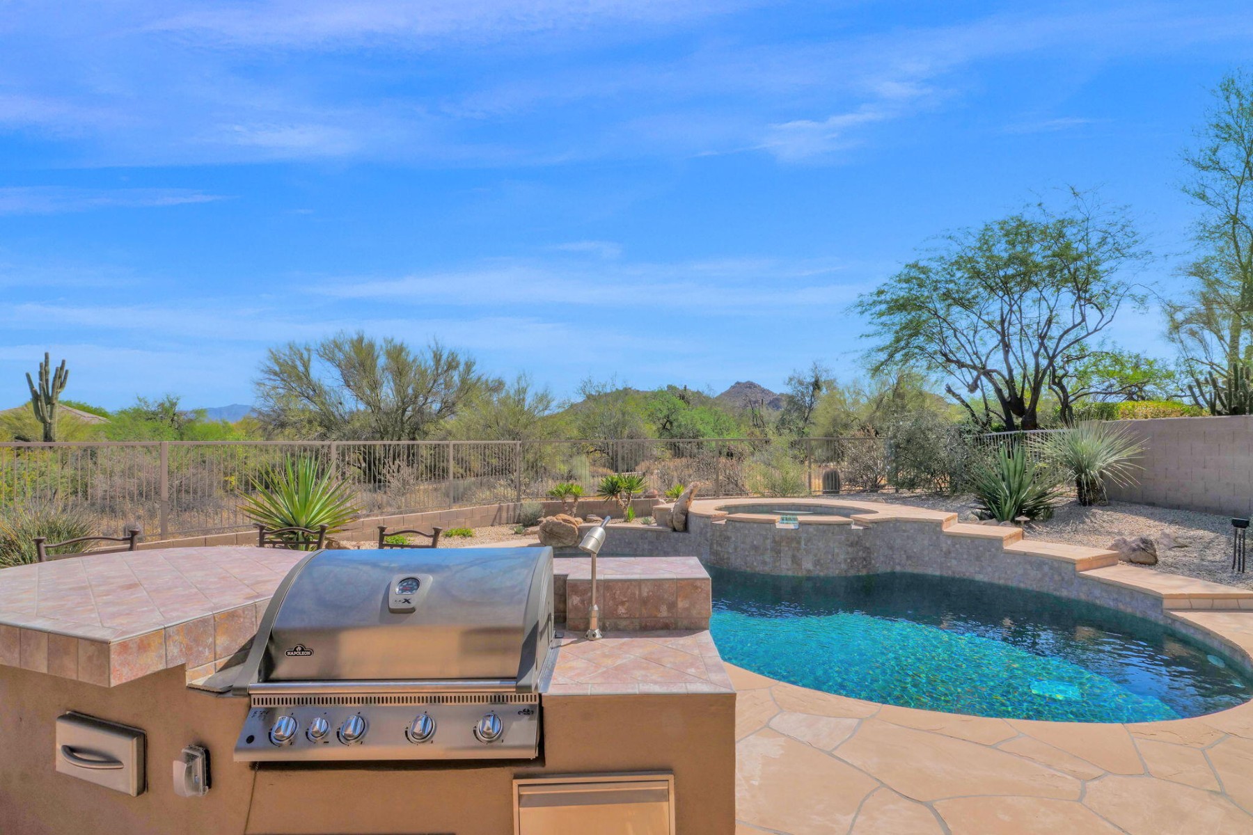  7180 E Thirsty Cactus Lane  Scottsdale, AZ - 物件實景