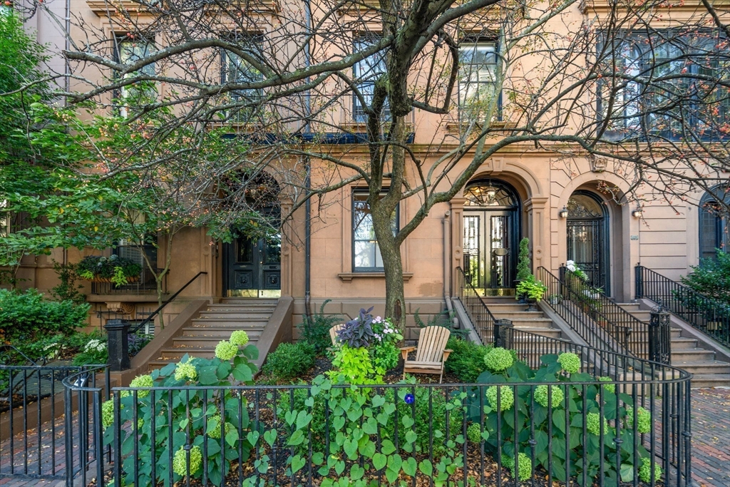 Boston, Massachusetts, 02116, United States, ,1 BathroomBathrooms,Residential,For Sale,1942010