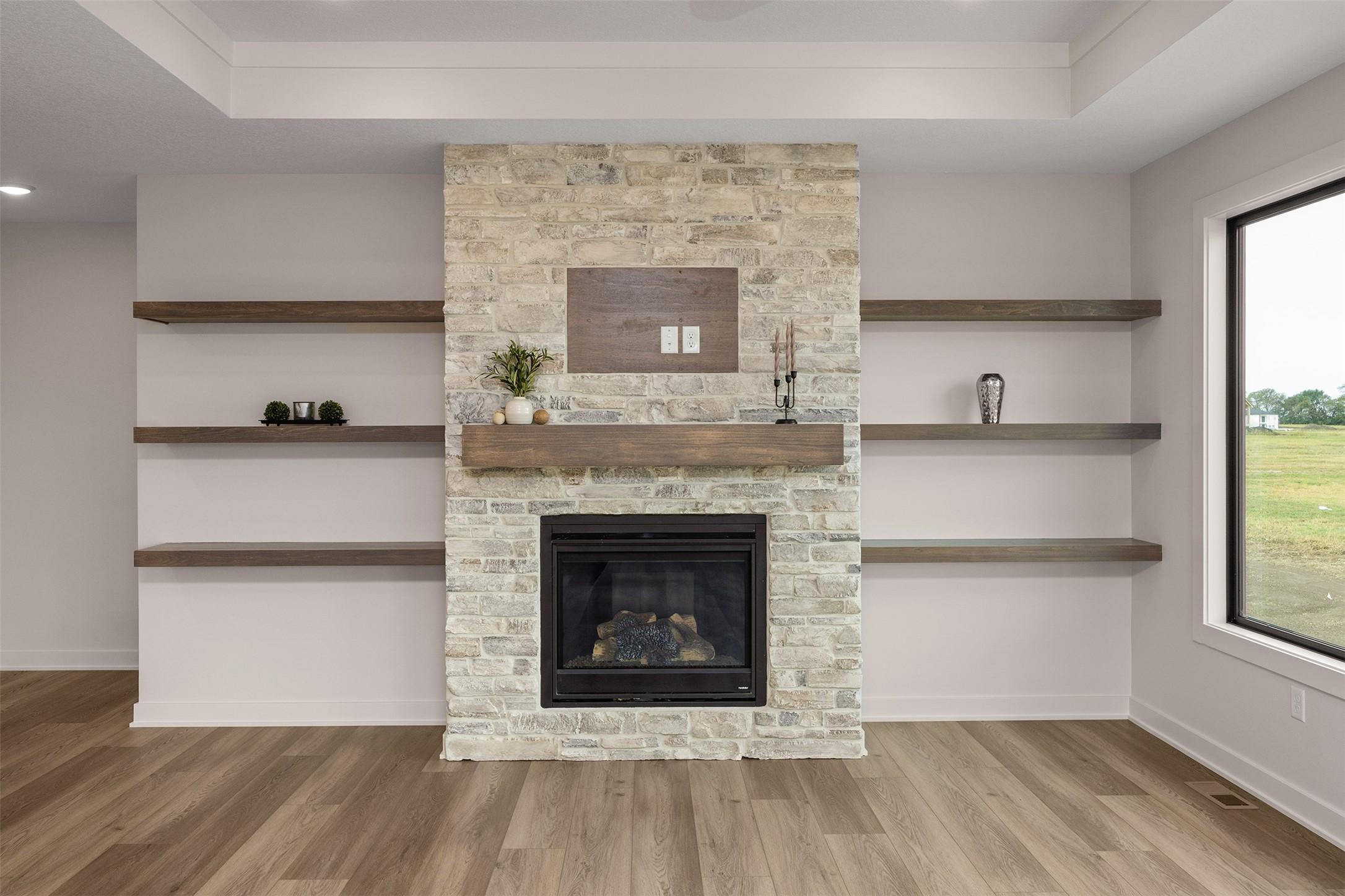 Urbandale, Iowa, 50323, United States, 4 Bedrooms Bedrooms, ,3 BathroomsBathrooms,Residential,For Sale,1975172