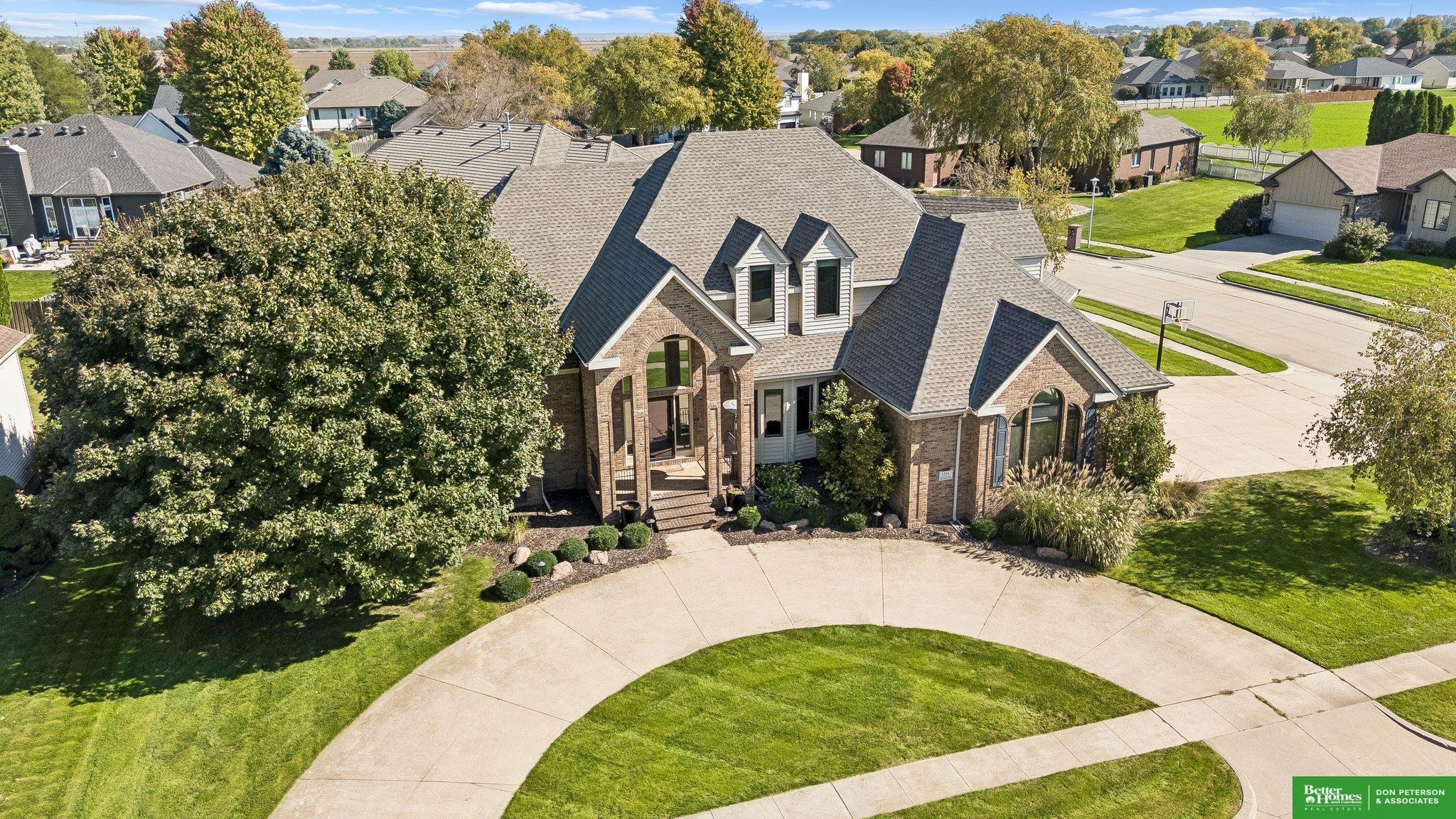 Bristolwood Dr, Fremont, NE 68025