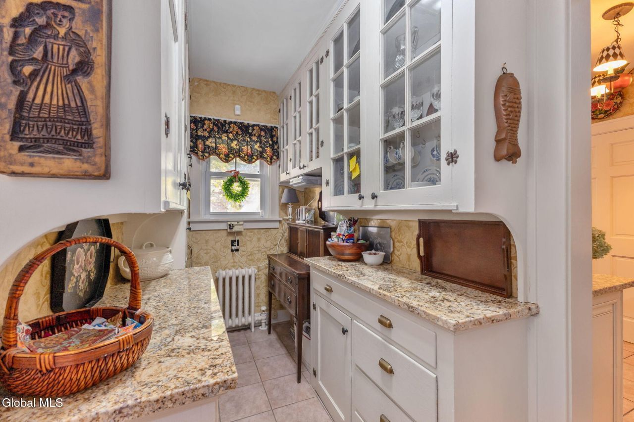 Niskayuna, New York, 12309, United States, 5 Bedrooms Bedrooms, ,3 BathroomsBathrooms,Residential,For Sale,1988361