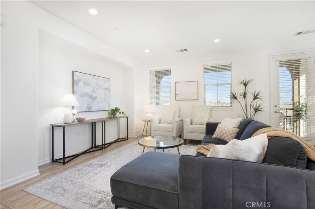 Brea, California, 92823, United States, 2 Bedrooms Bedrooms, ,2 BathroomsBathrooms,Residential,For Sale,1939924