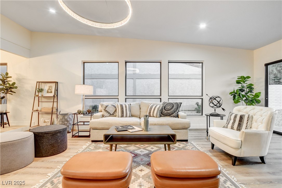 Las Vegas, Nevada, 89102, United States, 2 Bedrooms Bedrooms, ,2 BathroomsBathrooms,Residential,For Sale,2002910