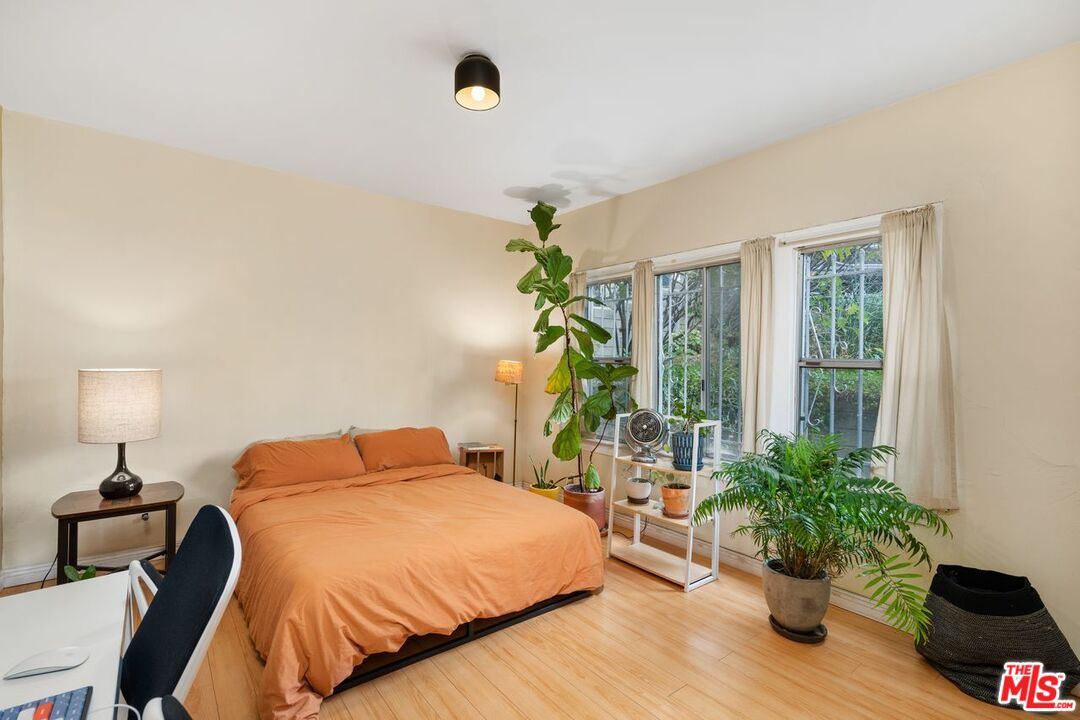 827 Lucile Ave, Los Angeles, California, 90026, United States, 6 Bedrooms Bedrooms, ,Residential,For Sale,827 Lucile Ave,1626659