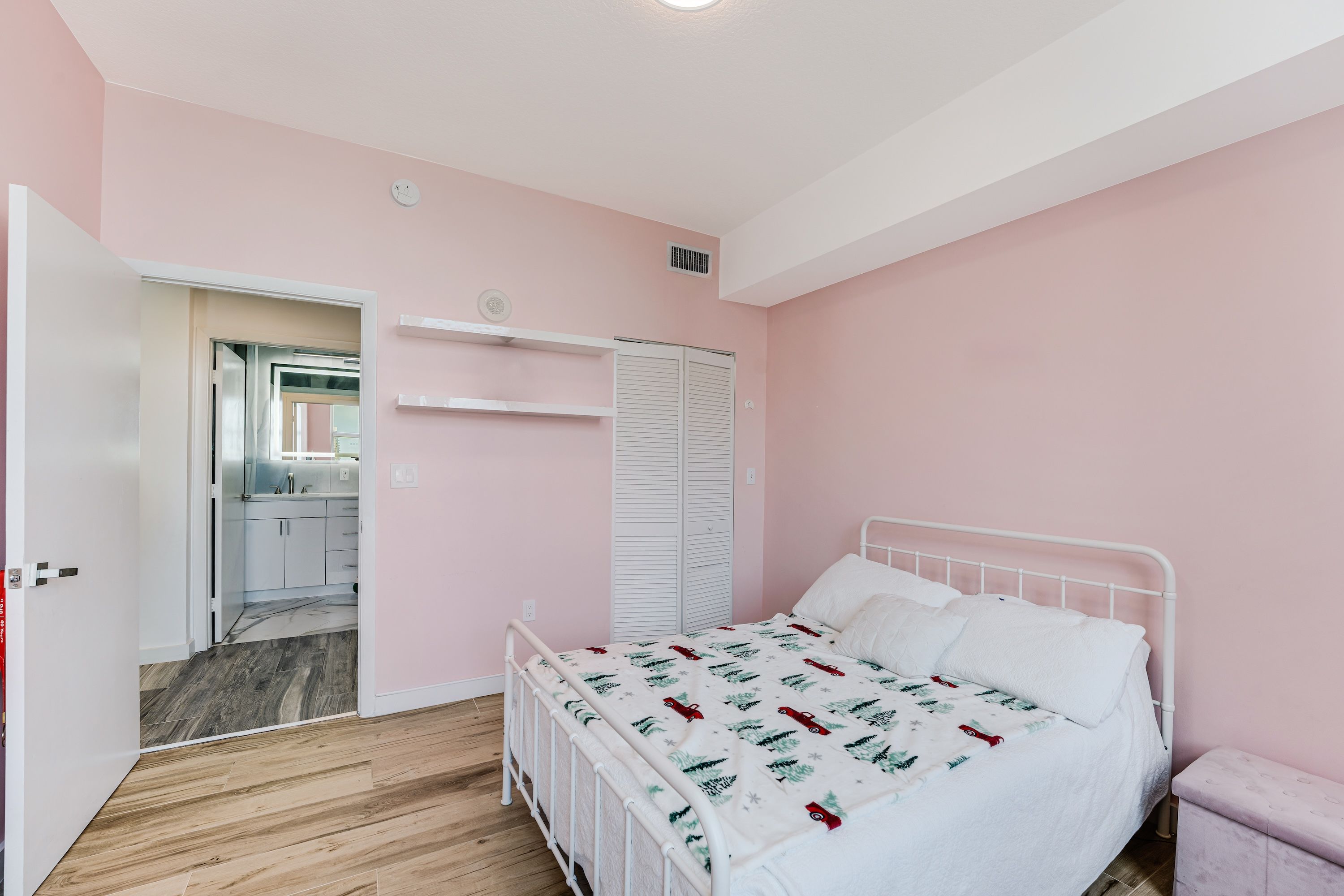  31 SE 5th St, Miami, FL, 33131 - 物件實景