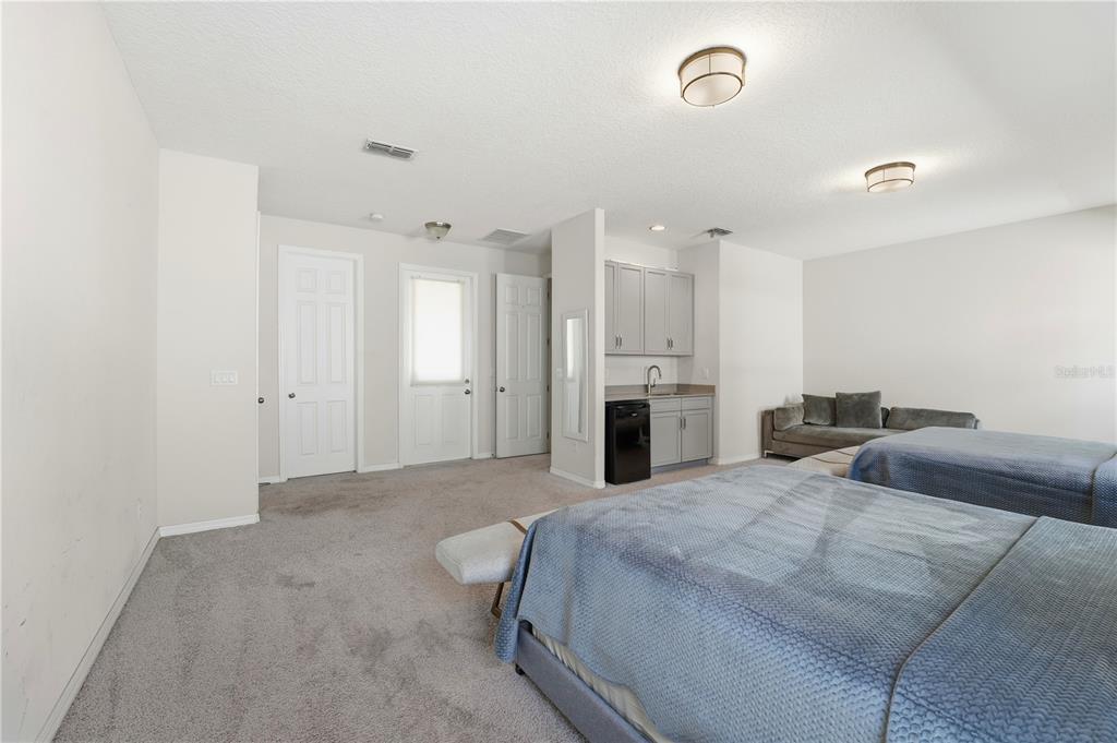 Winter Garden, Florida, 34787, United States, 5 Bedrooms Bedrooms, ,5 BathroomsBathrooms,Residential,For Sale,1987949