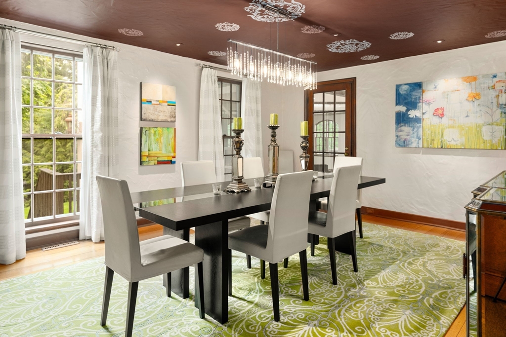 Newton, Massachusetts, 02467, United States, 5 Bedrooms Bedrooms, ,6 BathroomsBathrooms,Residential,For Sale,1807148