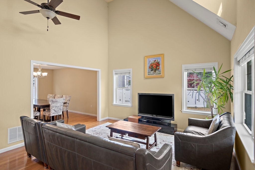 Rockland, Massachusetts, 02370, United States, 4 Bedrooms Bedrooms, ,3 BathroomsBathrooms,Residential,For Sale,1898711