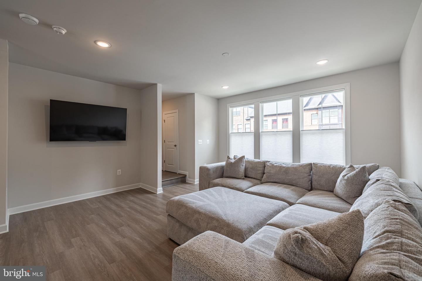 Alexandria, Virginia, 22306, United States, 3 Bedrooms Bedrooms, ,5 BathroomsBathrooms,Residential,For Sale,1913376
