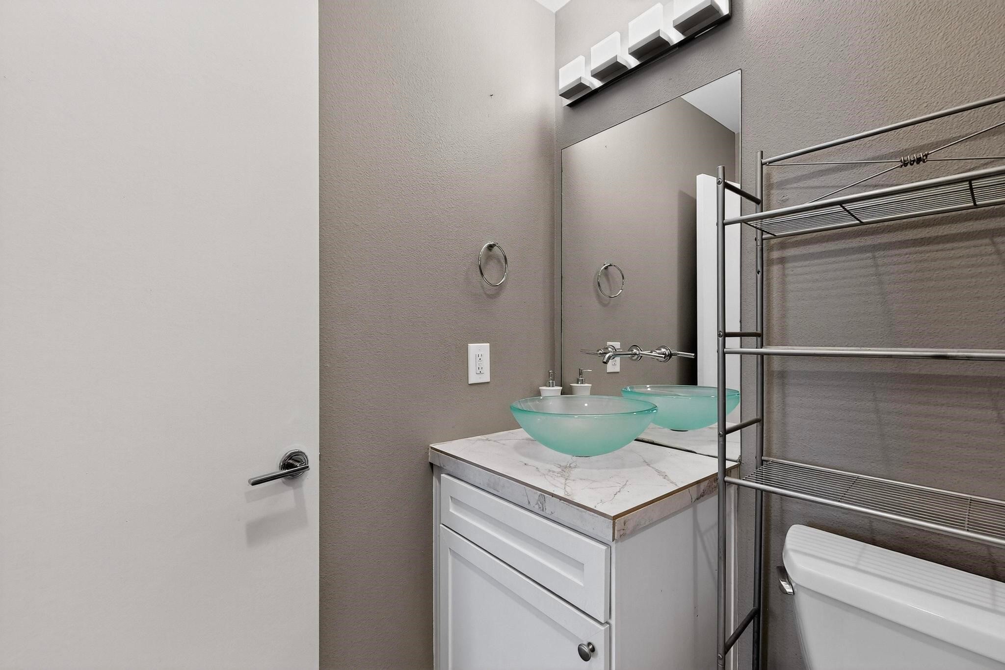 Dallas, Texas, 75204, United States, 3 Bedrooms Bedrooms, ,3 BathroomsBathrooms,Residential,For Sale,1977782