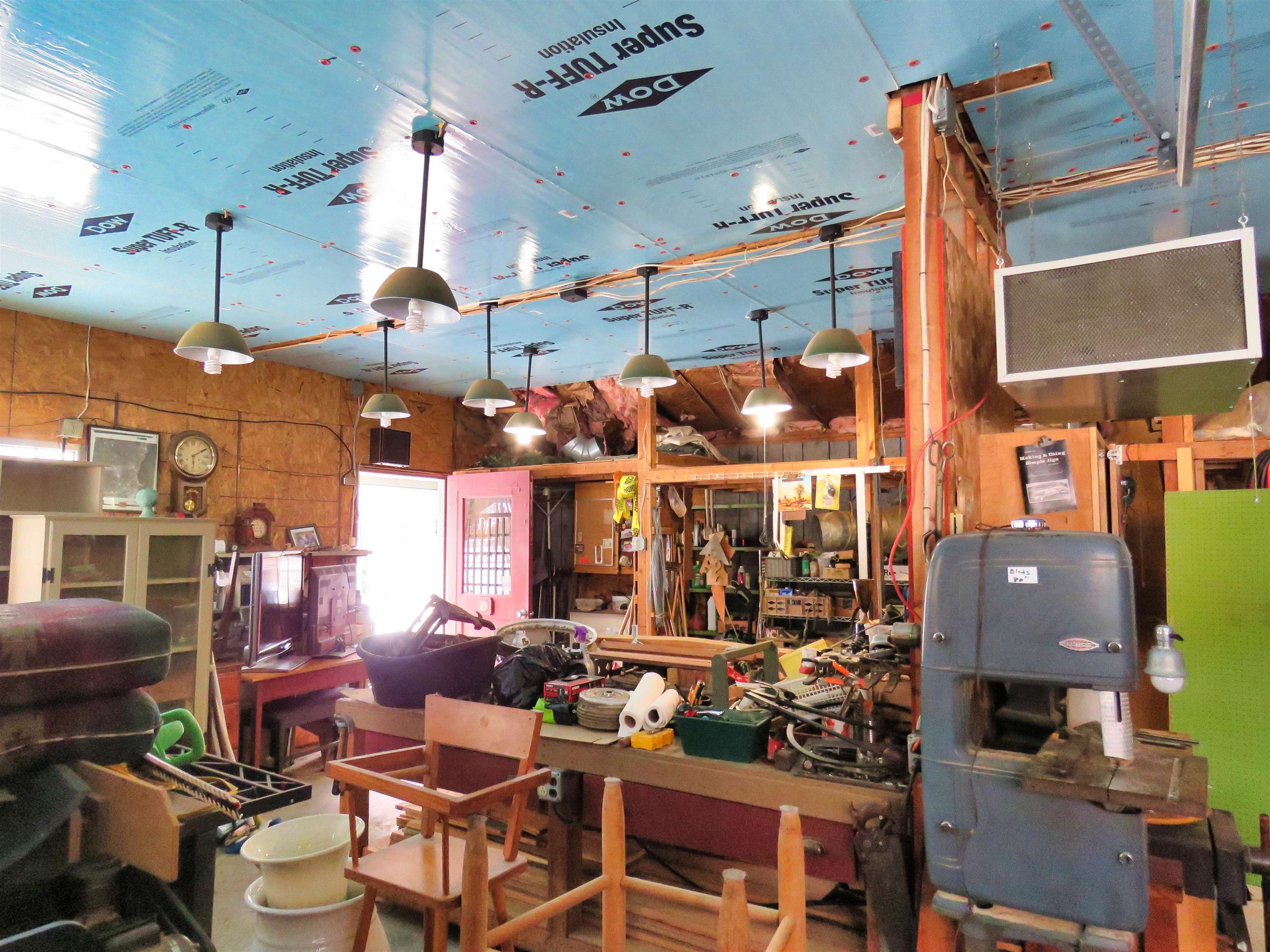 Derry, New Hampshire, 03038, United States, 3 Bedrooms Bedrooms, ,2 BathroomsBathrooms,Residential,For Sale,2005646