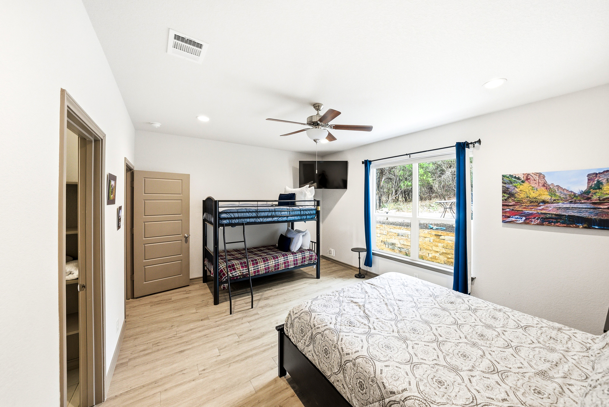  Canyon Lake Home with Hot Tub and Balcony Views - 物件實景