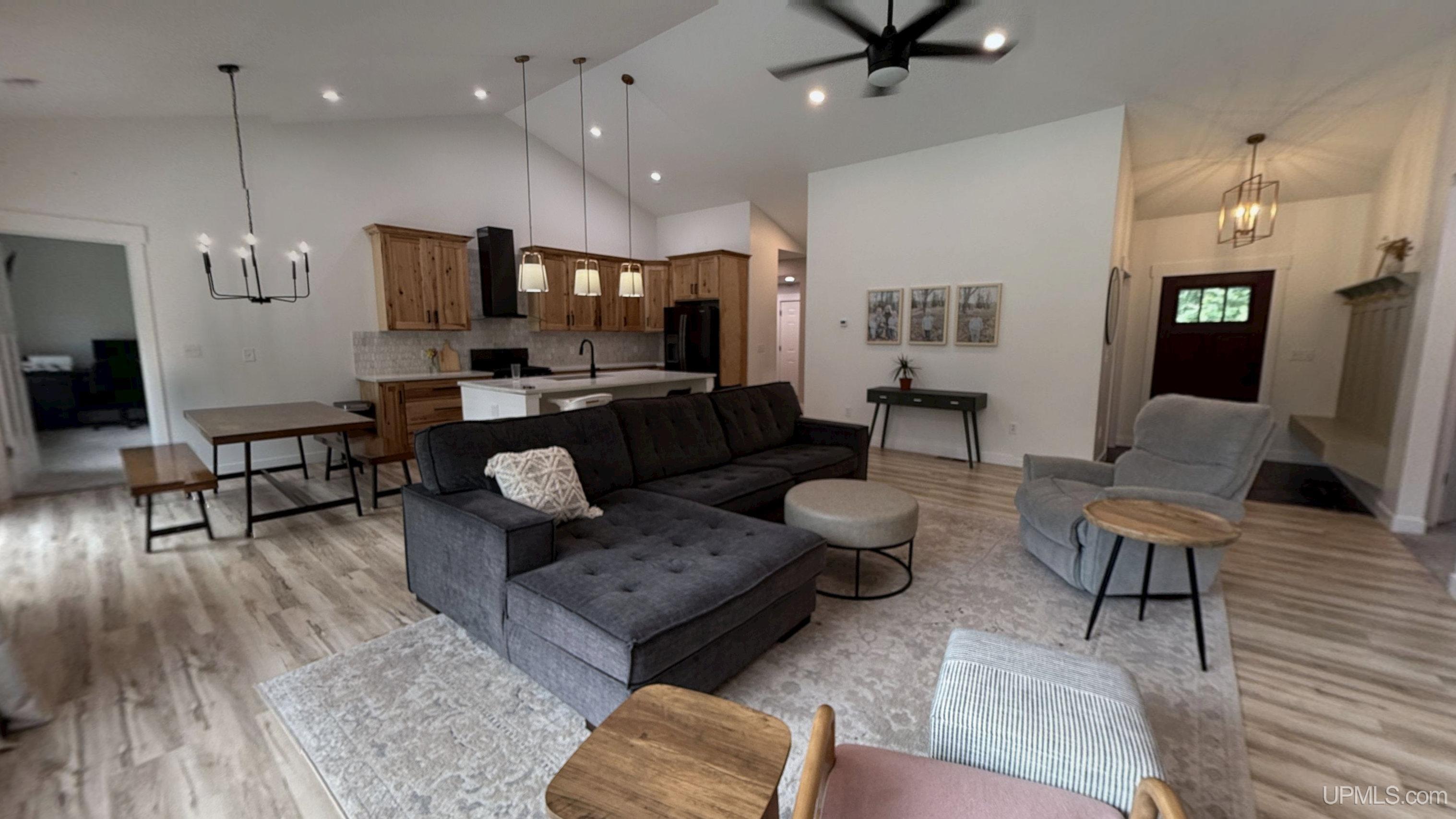 Hancock, Michigan, 49930, United States, 3 Bedrooms Bedrooms, ,3 BathroomsBathrooms,Residential,For Sale,1901071