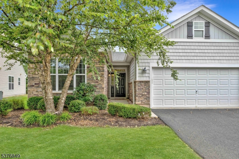 Franklin Twp., New Jersey, 08873, United States, 3 Bedrooms Bedrooms, ,2 BathroomsBathrooms,Residential,For Sale,1926291