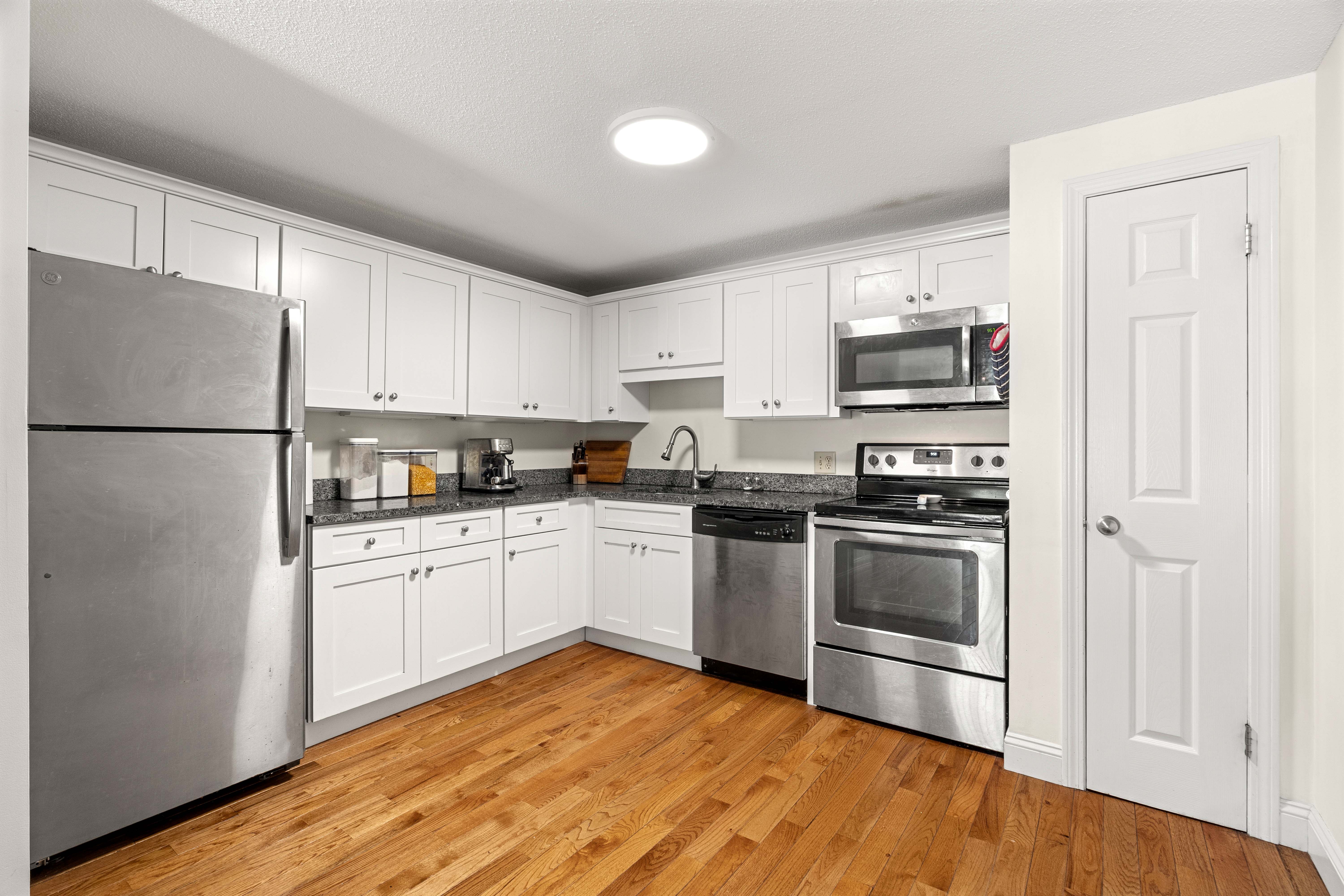  2009 White Cedar Boulevard, Portsmouth, NH 03801 - 物件實景