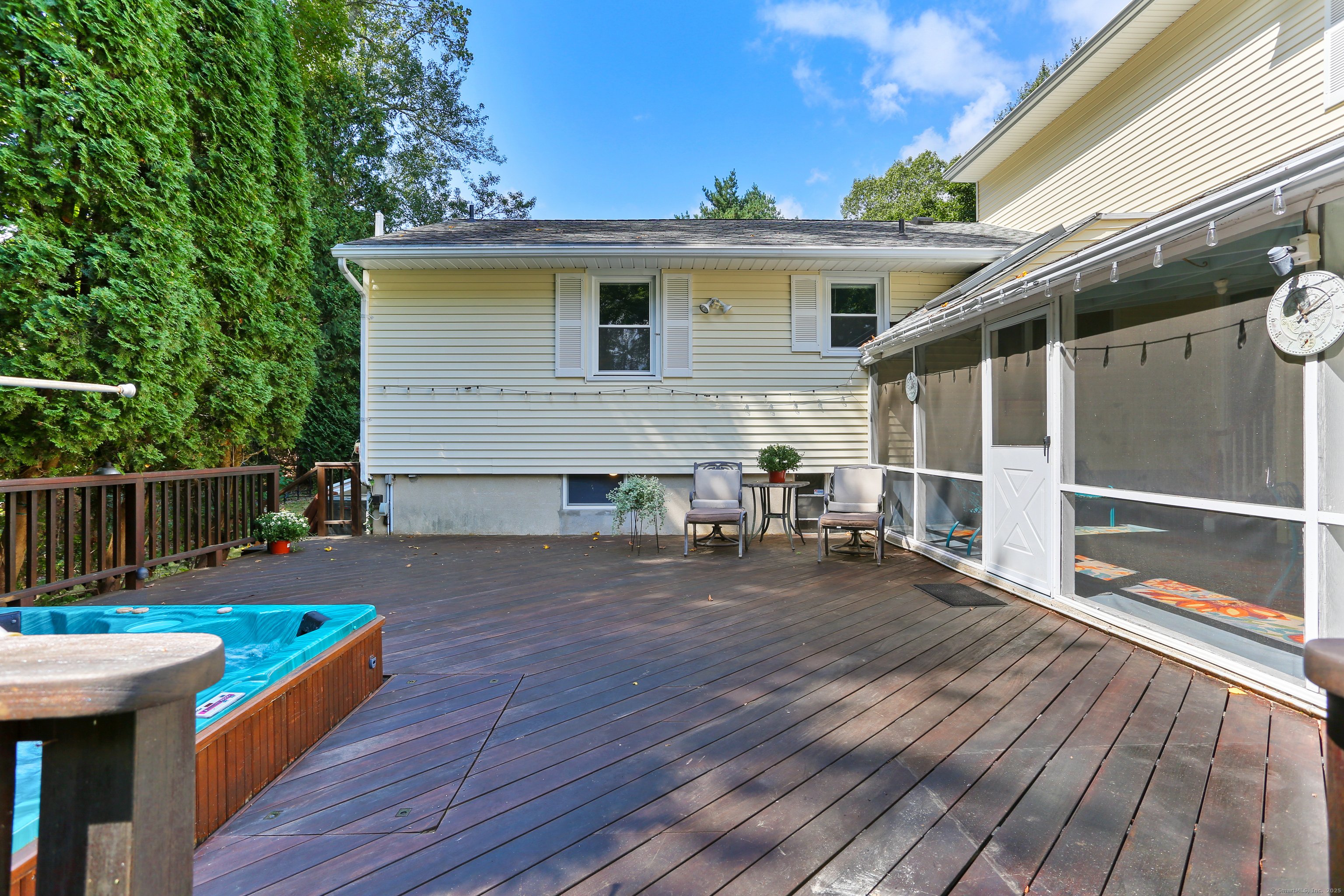 Norwalk, Connecticut, 06850, United States, 3 Bedrooms Bedrooms, ,2 BathroomsBathrooms,Residential,For Sale,1934607