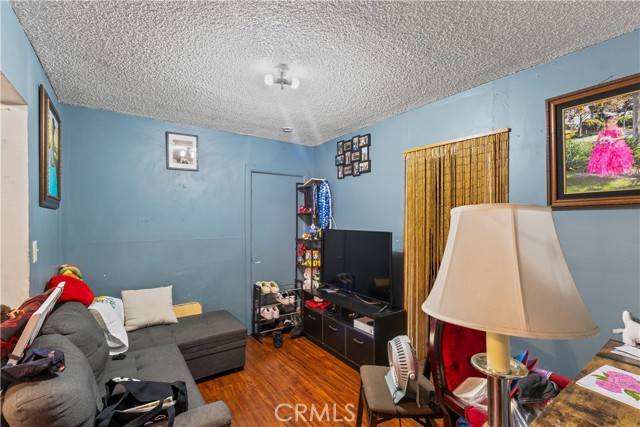 Los Angeles, California, 90022, United States, 5 Bedrooms Bedrooms, ,Residential,For Sale,1979575