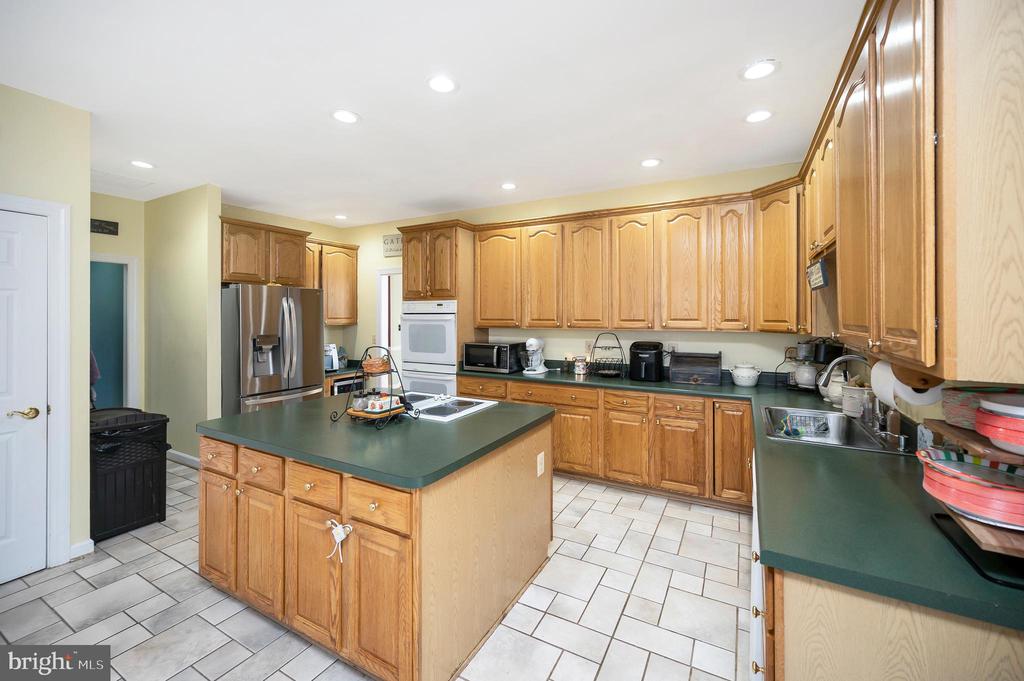 Sumerduck, Virginia, 22742, United States, 4 Bedrooms Bedrooms, ,5 BathroomsBathrooms,Residential,For Sale,2048793