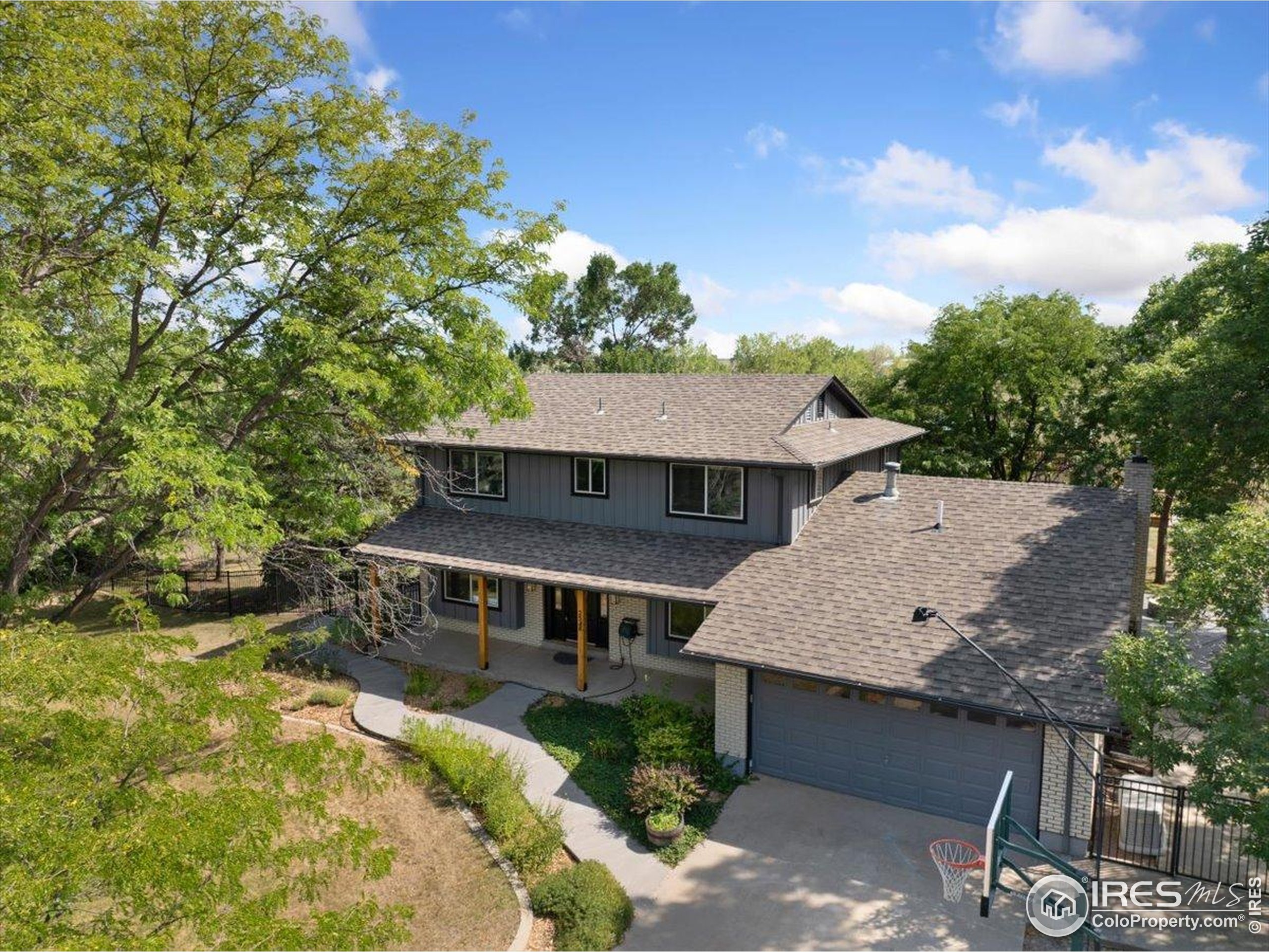 Longmont, Colorado, 80504, United States, 5 Bedrooms Bedrooms, ,1 BathroomBathrooms,Residential,For Sale,1933238