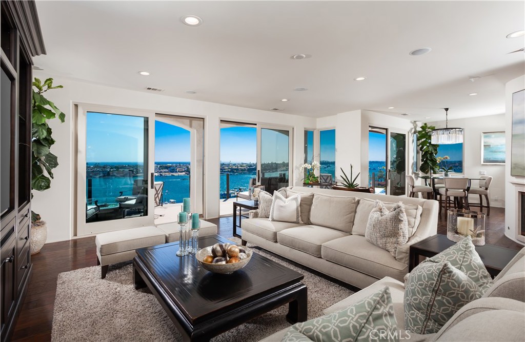 Corona del Mar, California, 92625, United States, 4 Bedrooms Bedrooms, ,4 BathroomsBathrooms,Residential,For Sale,1874360