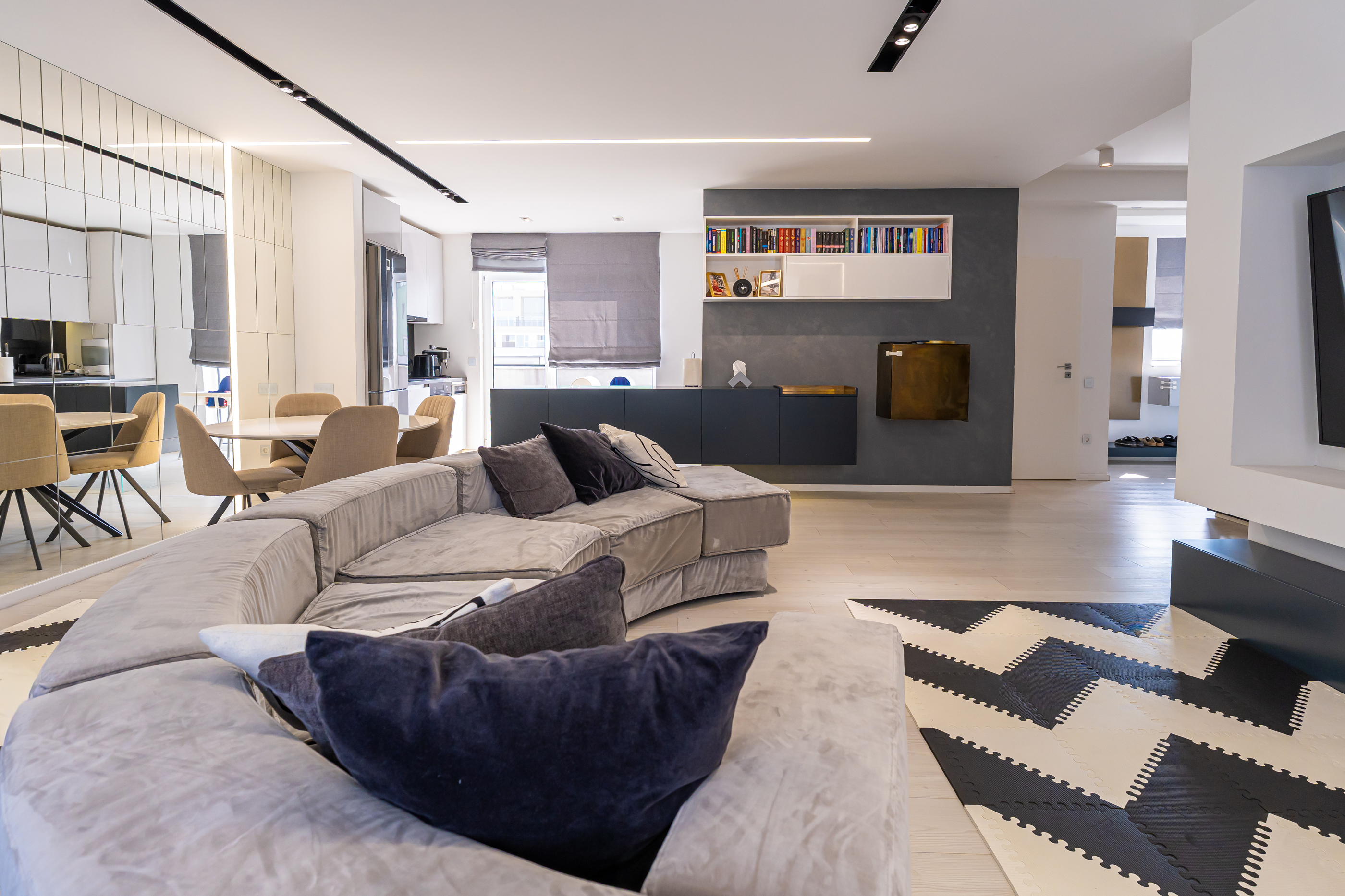  Four-Room Penthouse with Easy Access to Cluj-Napoca’s Business District - 物件實景