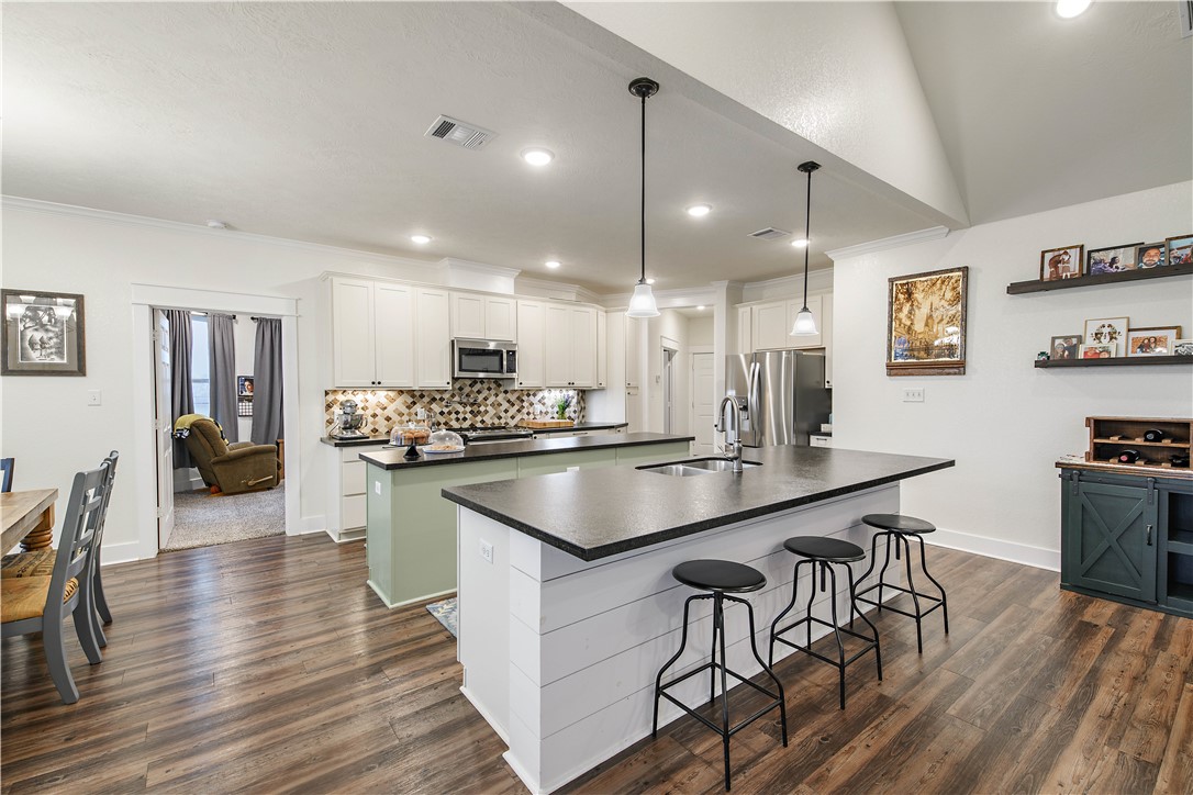 Iola, Texas, 77861-4460, United States, 3 Bedrooms Bedrooms, ,2 BathroomsBathrooms,Residential,For Sale,2000073