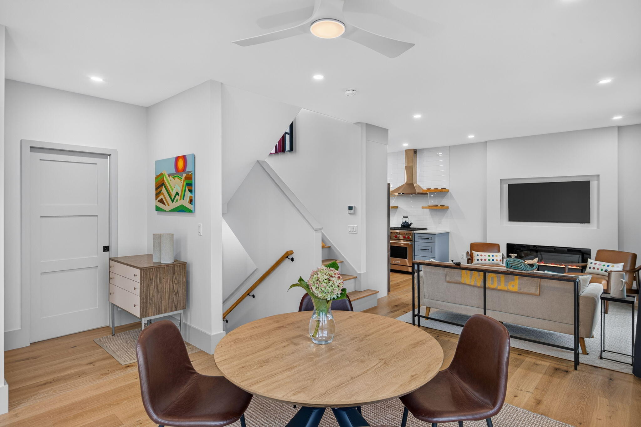  Arrive, Unpack & Enjoy—Turnkey Provincetown Living with a Private Patio & Pizza - 物件實景