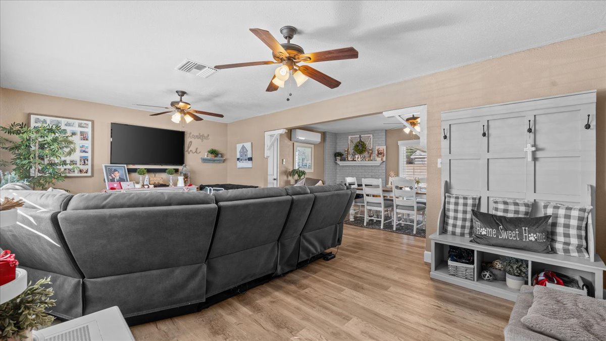 Ontario, California, 91762, United States, 3 Bedrooms Bedrooms, ,2 BathroomsBathrooms,Residential,For Sale,2012537