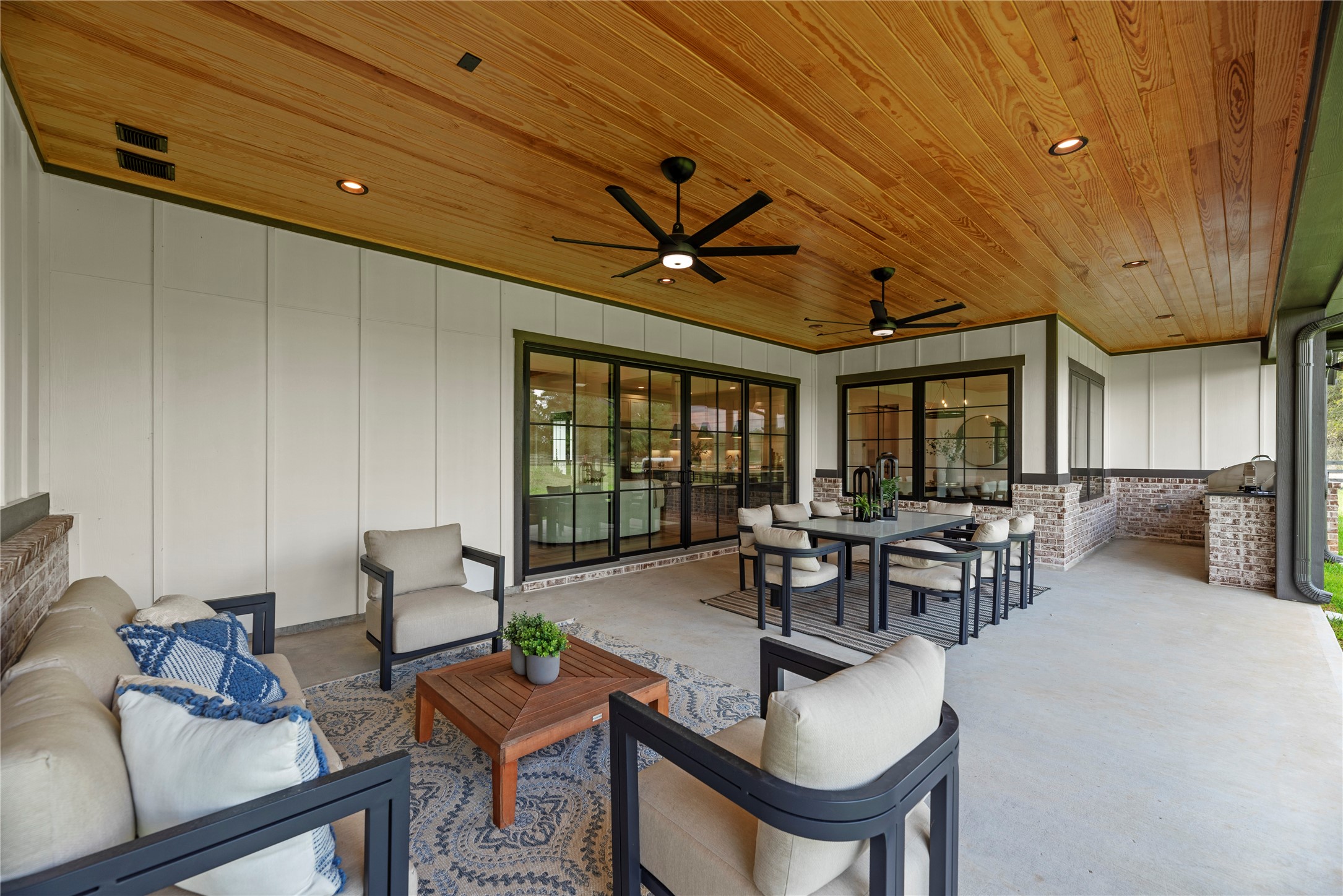 Montgomery, Texas, 77356, United States, 4 Bedrooms Bedrooms, ,5 BathroomsBathrooms,Residential,For Sale,1987481