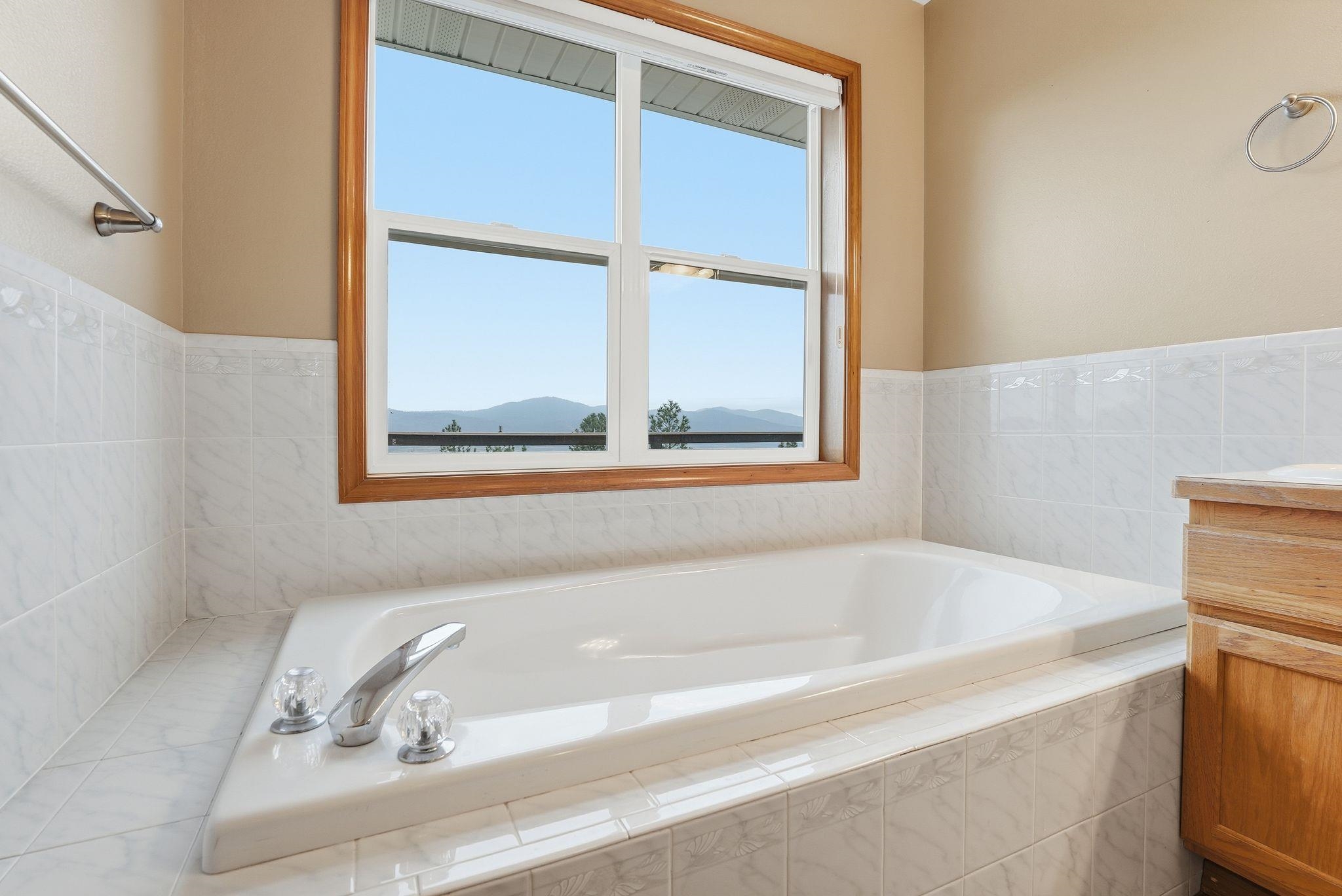 Seven Bays, Washington, 99122, United States, 5 Bedrooms Bedrooms, ,3 BathroomsBathrooms,Residential,For Sale,1992977