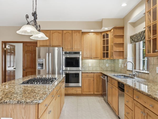 Sayre, Pennsylvania, 18840, United States, 5 Bedrooms Bedrooms, ,4 BathroomsBathrooms,Residential,For Sale,1979429