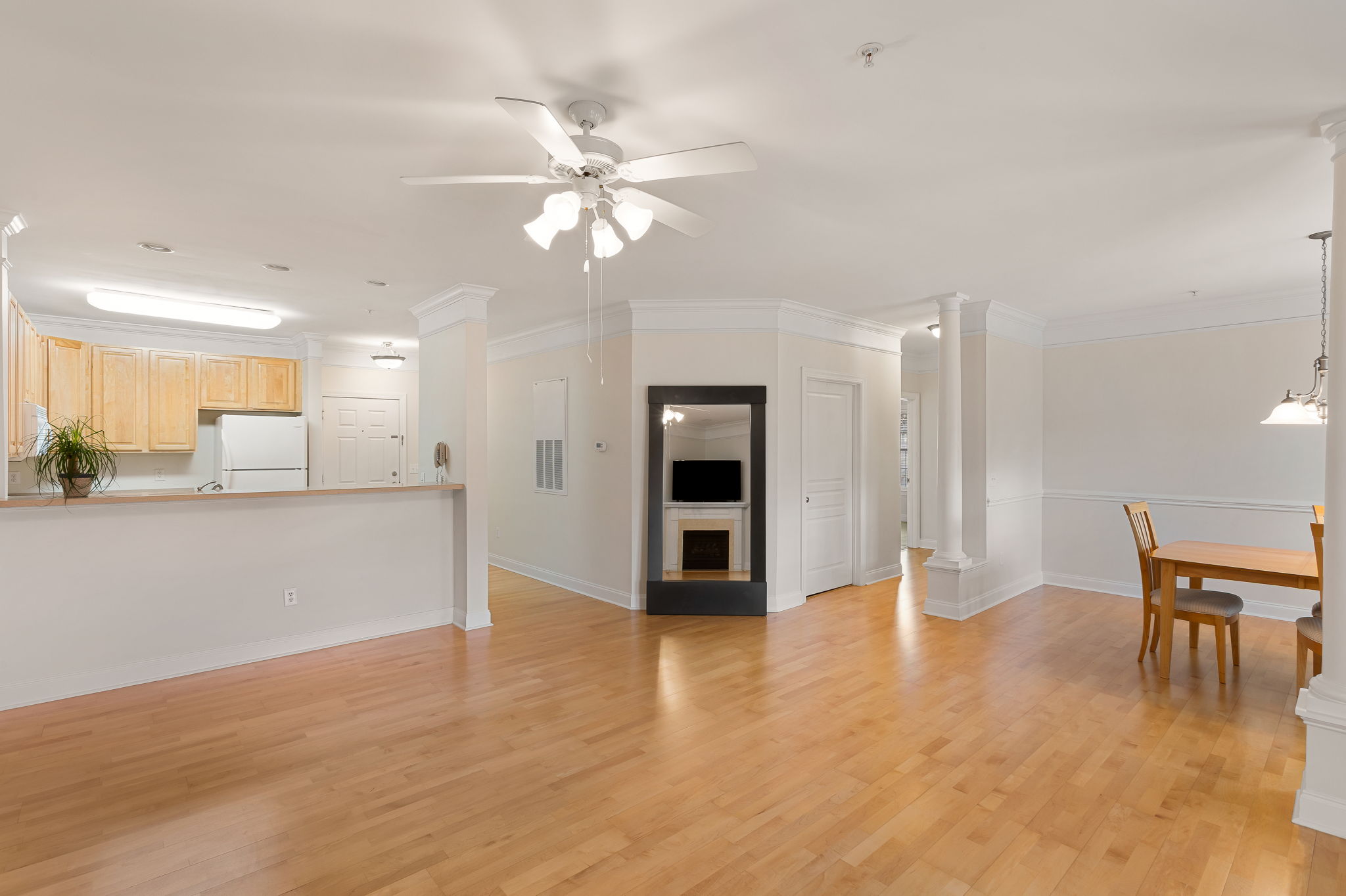  1025 Riverland Woods Place 818 - 物件實景