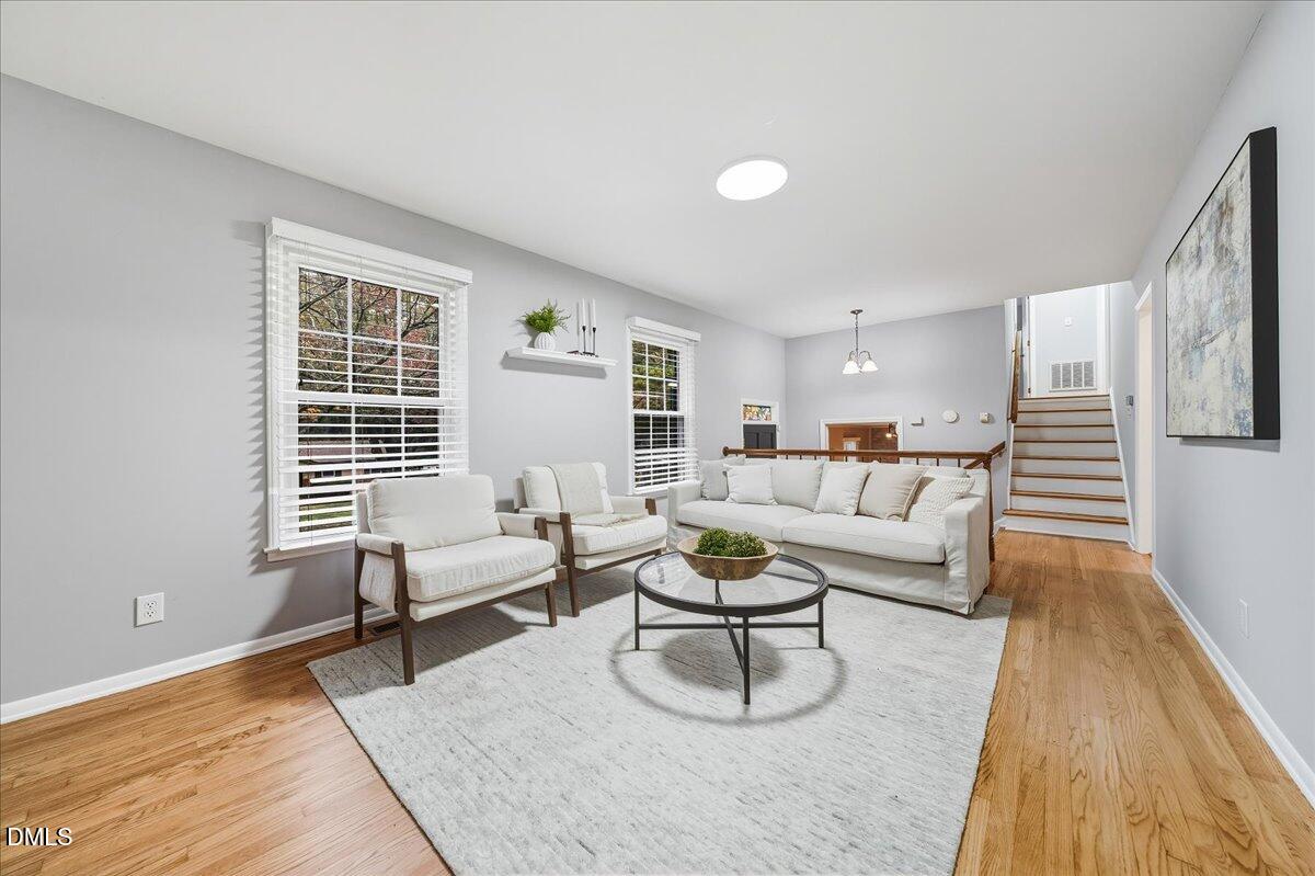 Raleigh, North Carolina, 27609, United States, 3 Bedrooms Bedrooms, ,3 BathroomsBathrooms,Residential,For Sale,1954516