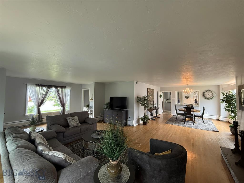 Butte, Montana, 59701, United States, 5 Bedrooms Bedrooms, ,3 BathroomsBathrooms,Residential,For Sale,1981249