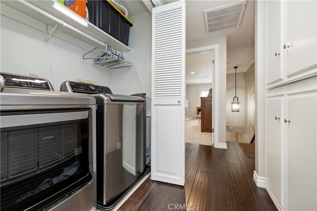 Sierra Madre, California, 91024, United States, 2 Bedrooms Bedrooms, ,3 BathroomsBathrooms,Residential,For Sale,1992859