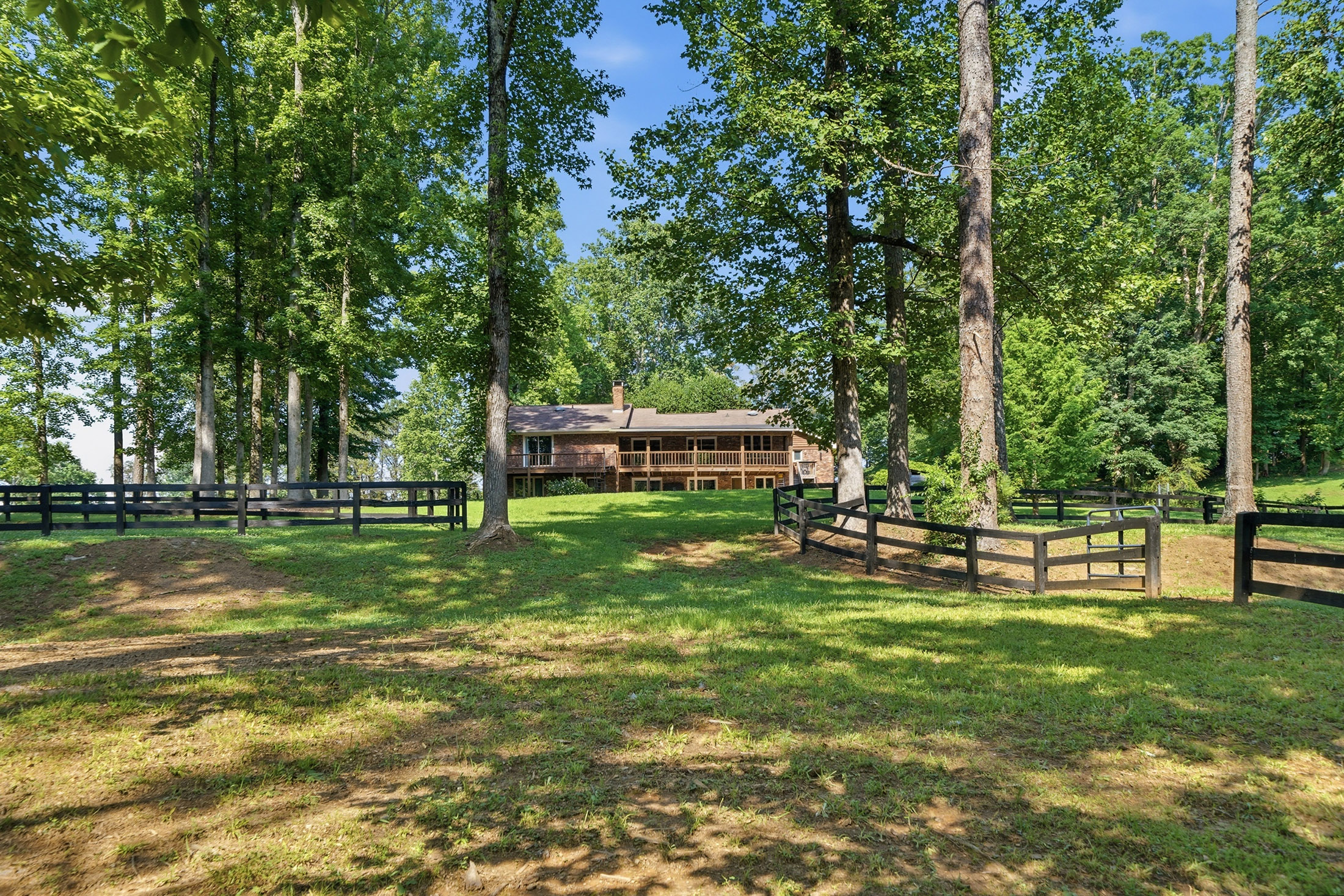  Exceptional Brick Ranch on 5+/- Picturesque Acres - 物件實景