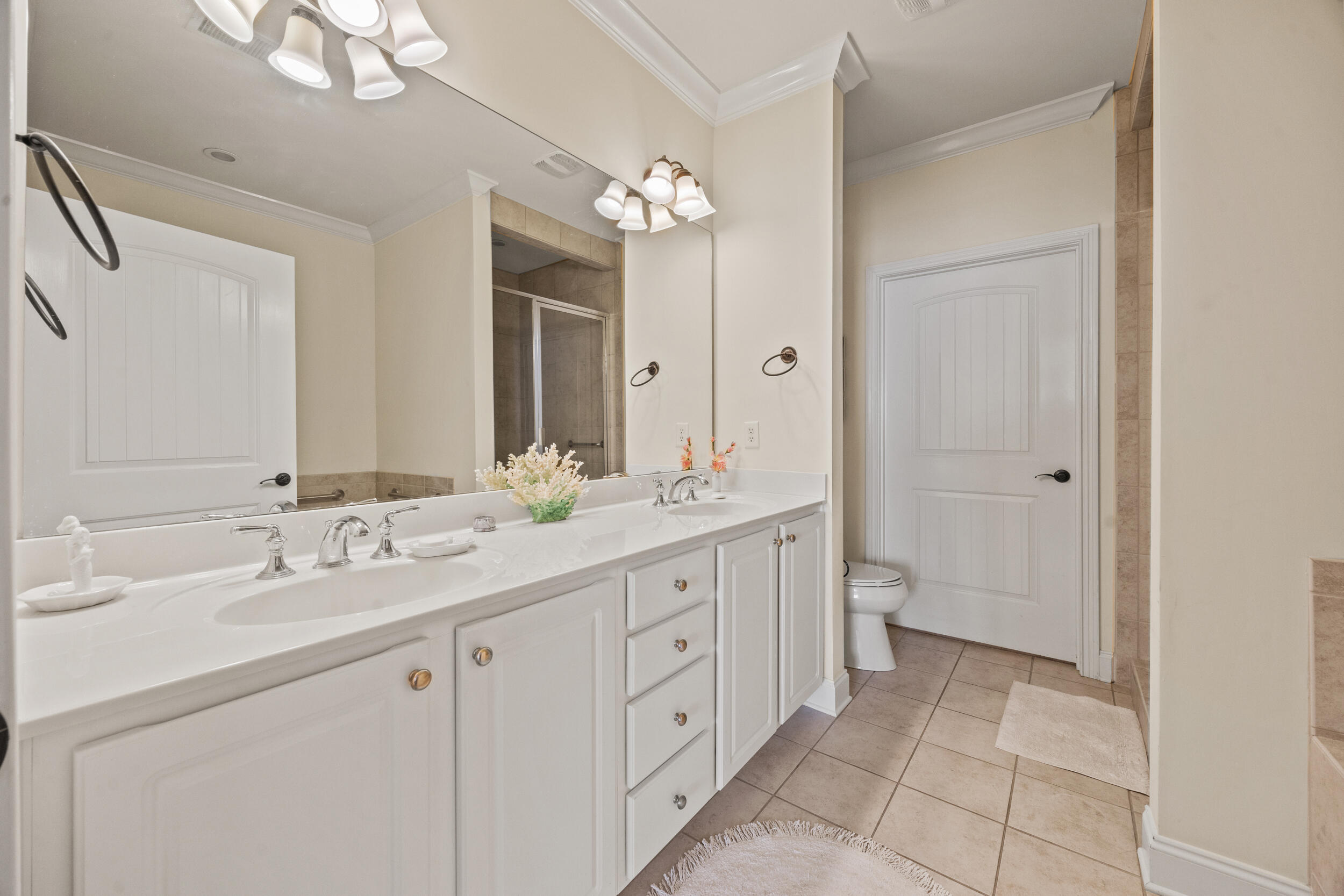 Lexington, Kentucky, 40503, United States, 2 Bedrooms Bedrooms, ,2 BathroomsBathrooms,Residential,For Sale,1995955