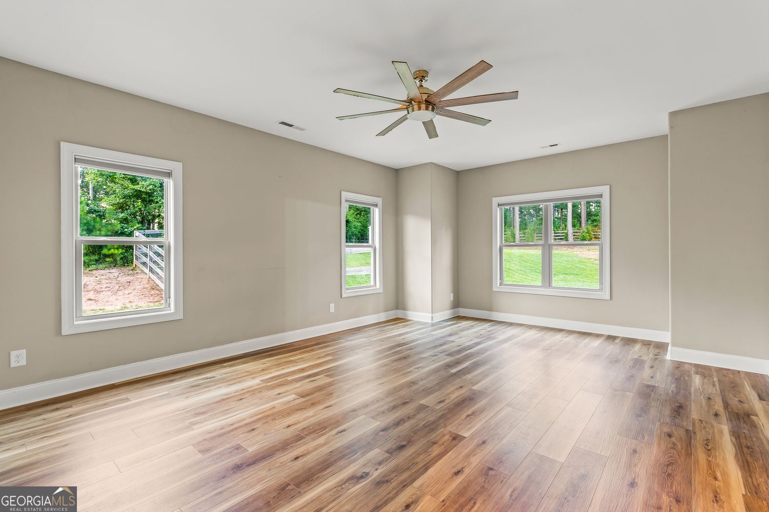 Senoia, Georgia, 30276, United States, 5 Bedrooms Bedrooms, ,4 BathroomsBathrooms,Residential,For Sale,1877866