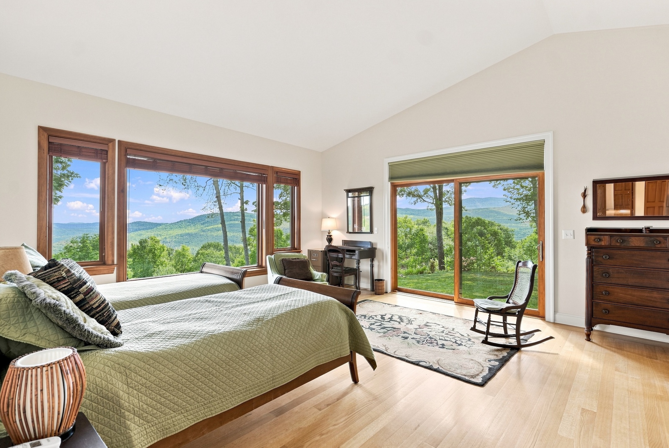  328 Hurricane Mountain Lane, Elizabethtown, NY, 12932 - 物件實景
