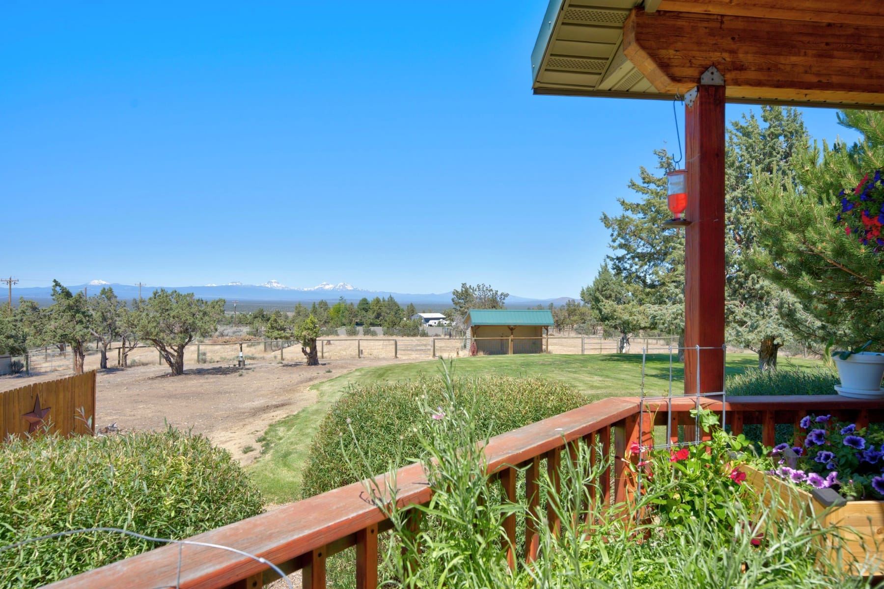  15555 SW Hahlen Avenue Powell Butte, OR 97753 - 物件實景