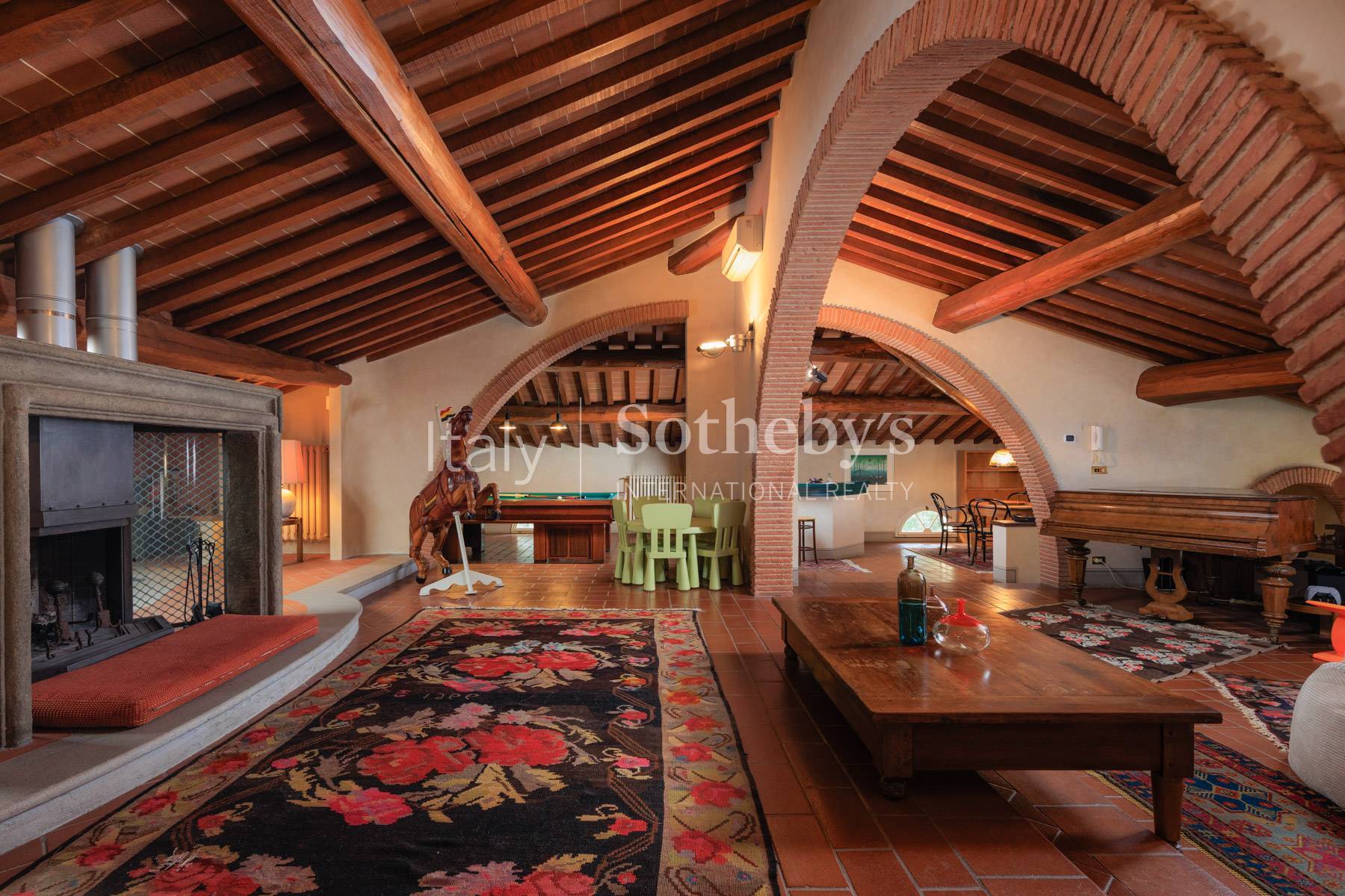  Villa with dépendance and vineyard in Tuscany - 物件實景
