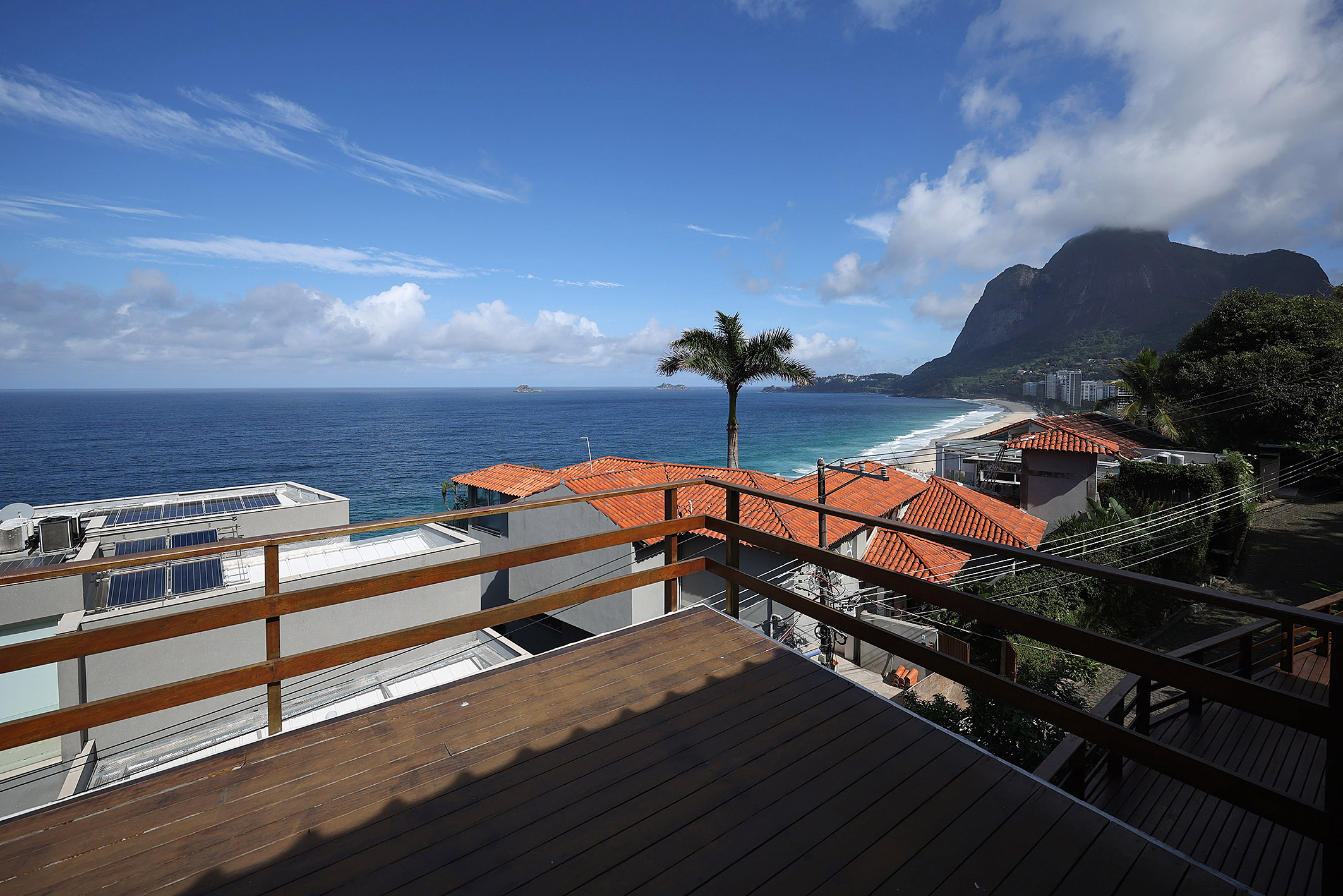  Exclusive Gated Community, Ocean Views, and a Prime Location - 物件實景