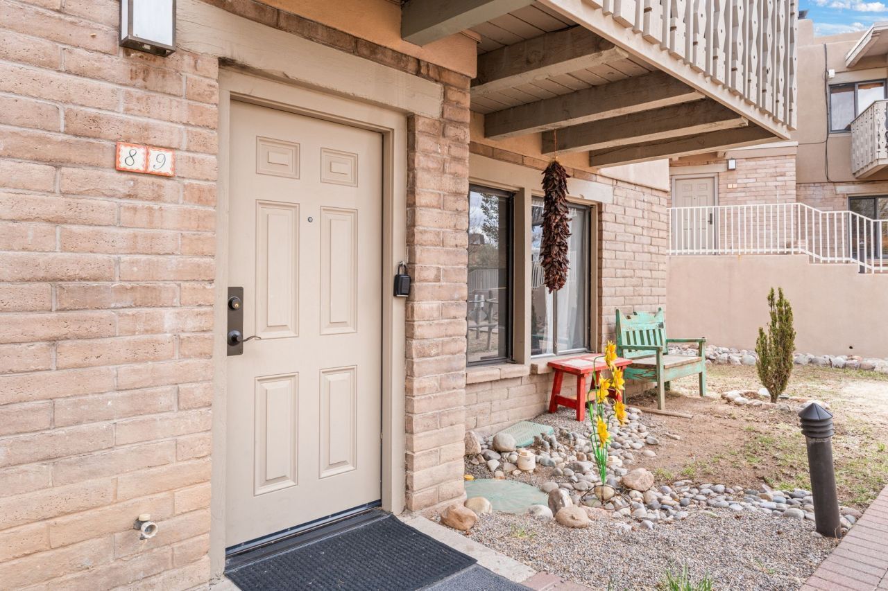 Santa Fe, New Mexico, 87501, United States, 2 Bedrooms Bedrooms, ,3 BathroomsBathrooms,Residential,For Sale,1959101