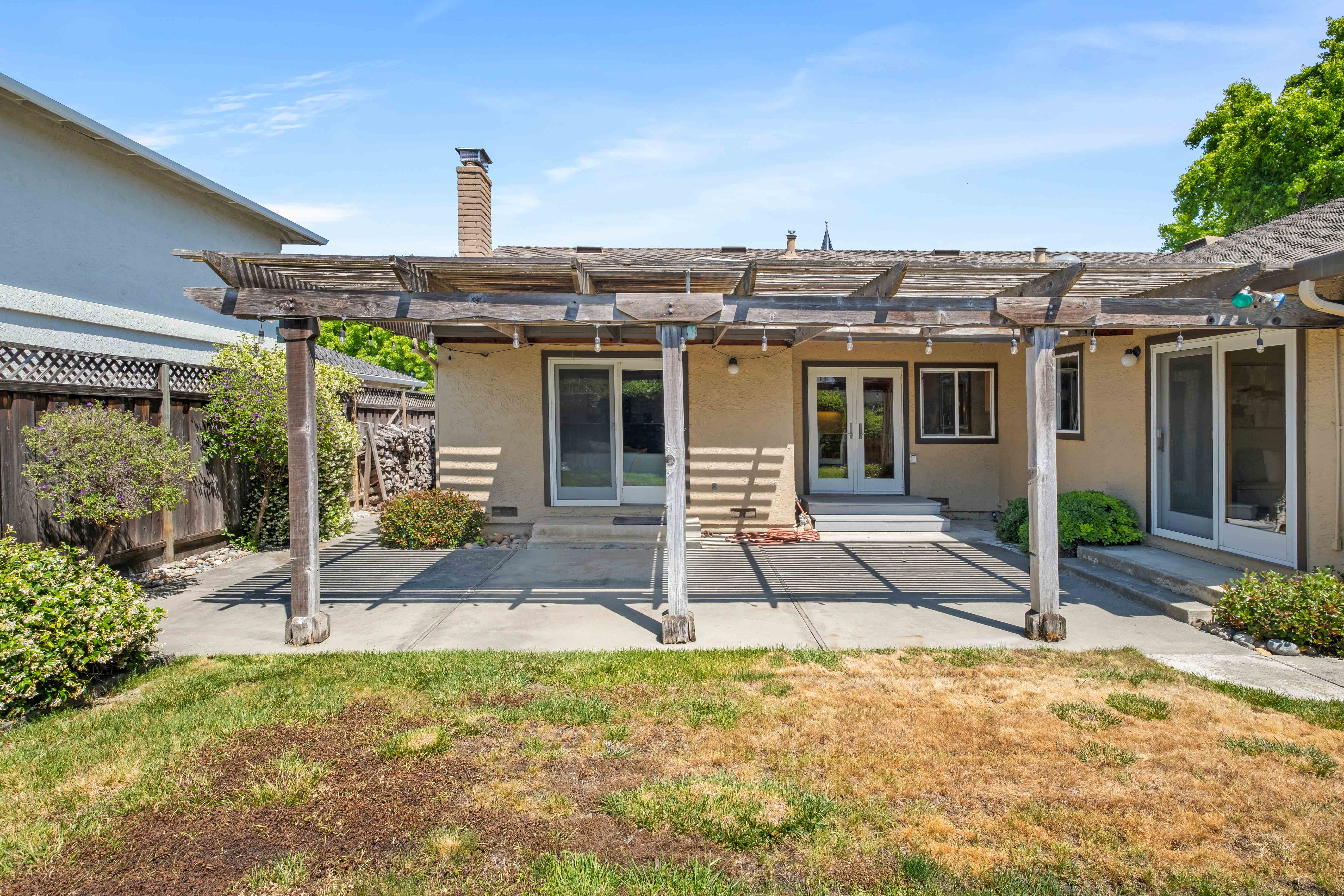  Beautifully Updated Pleasanton Single-Story with Custom Finishes - 物件實景