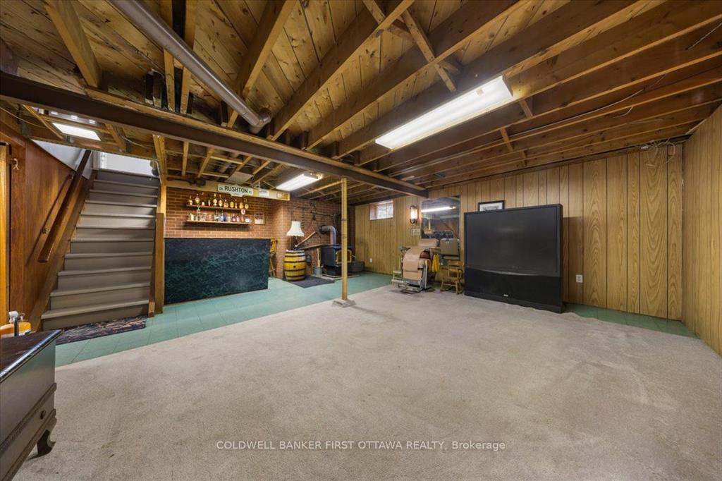 Ottawa, Ontario, K2A 1N7, CA, 3 Bedrooms Bedrooms, ,2 BathroomsBathrooms,Residential,For Sale,1924987