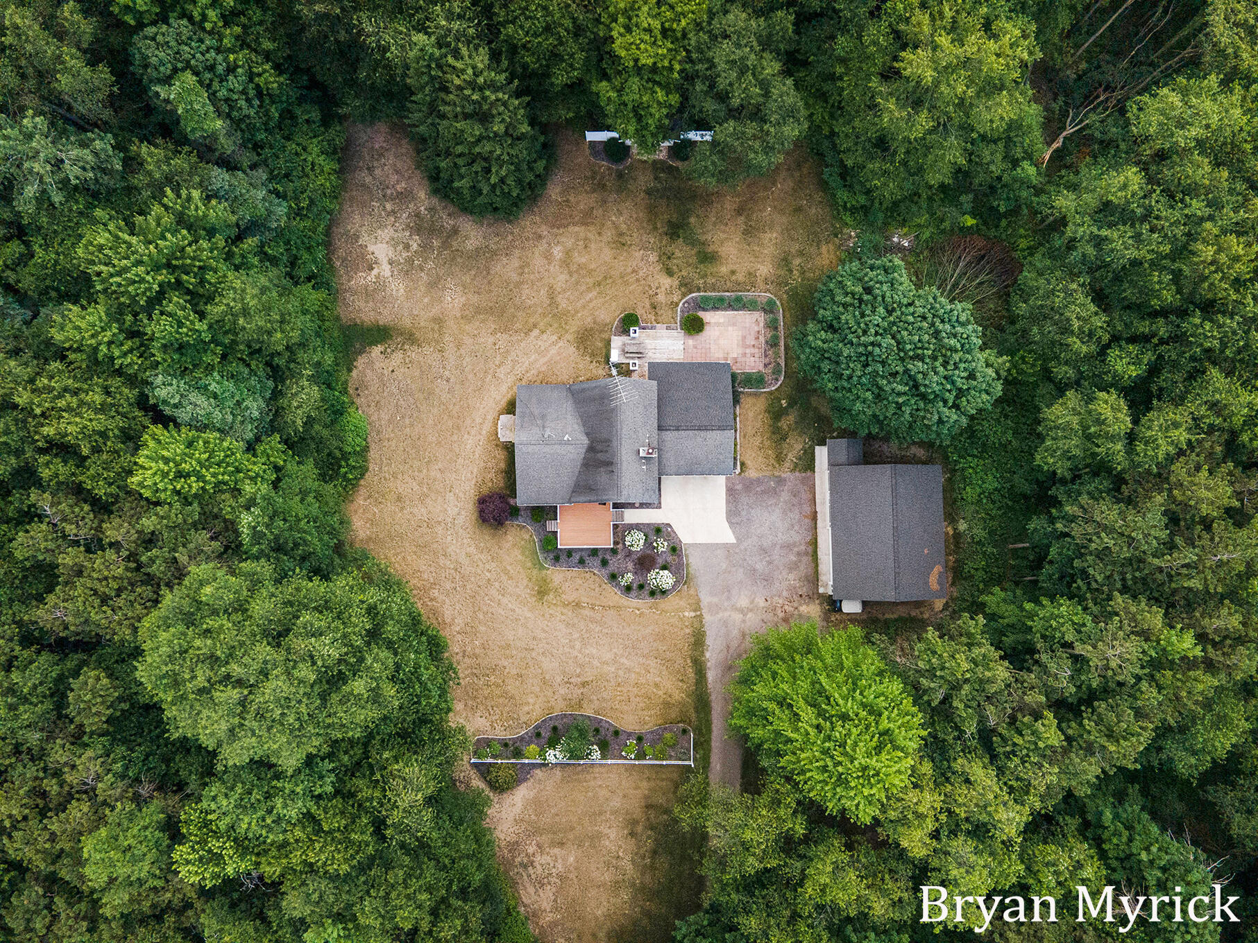 Holland, Michigan, 49423, United States, 3 Bedrooms Bedrooms, ,3 BathroomsBathrooms,Residential,For Sale,1892685